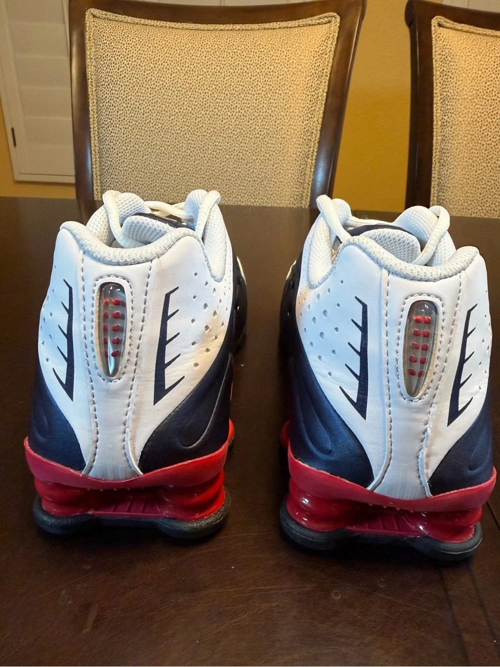 New Nike Shox R4 USA White Blue Sneaker Shoes Size US 6.5Y